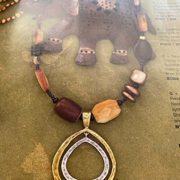 Silpada Two Tone Teardrop Pendant Beaded Necklace  N1787.  18” to 20” inches - Picture 4 of 4